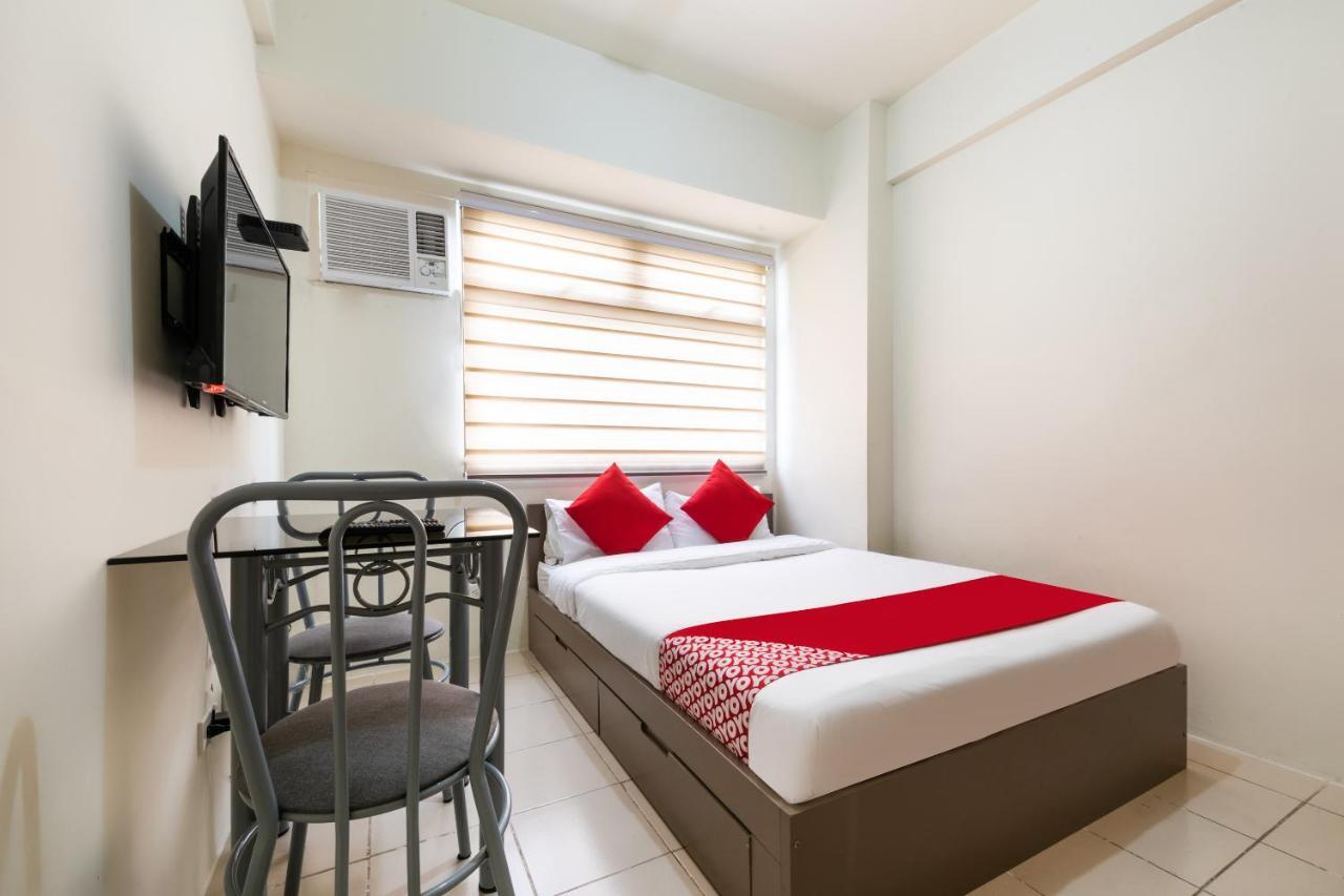 OYO 474 Urbandeca Tower 316 - Nizami Condotel Mandaluyong Esterno foto