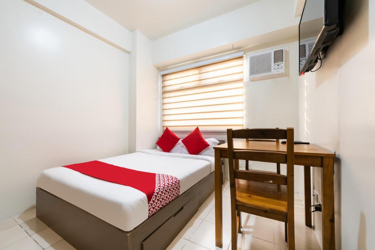 OYO 474 Urbandeca Tower 316 - Nizami Condotel Mandaluyong Esterno foto