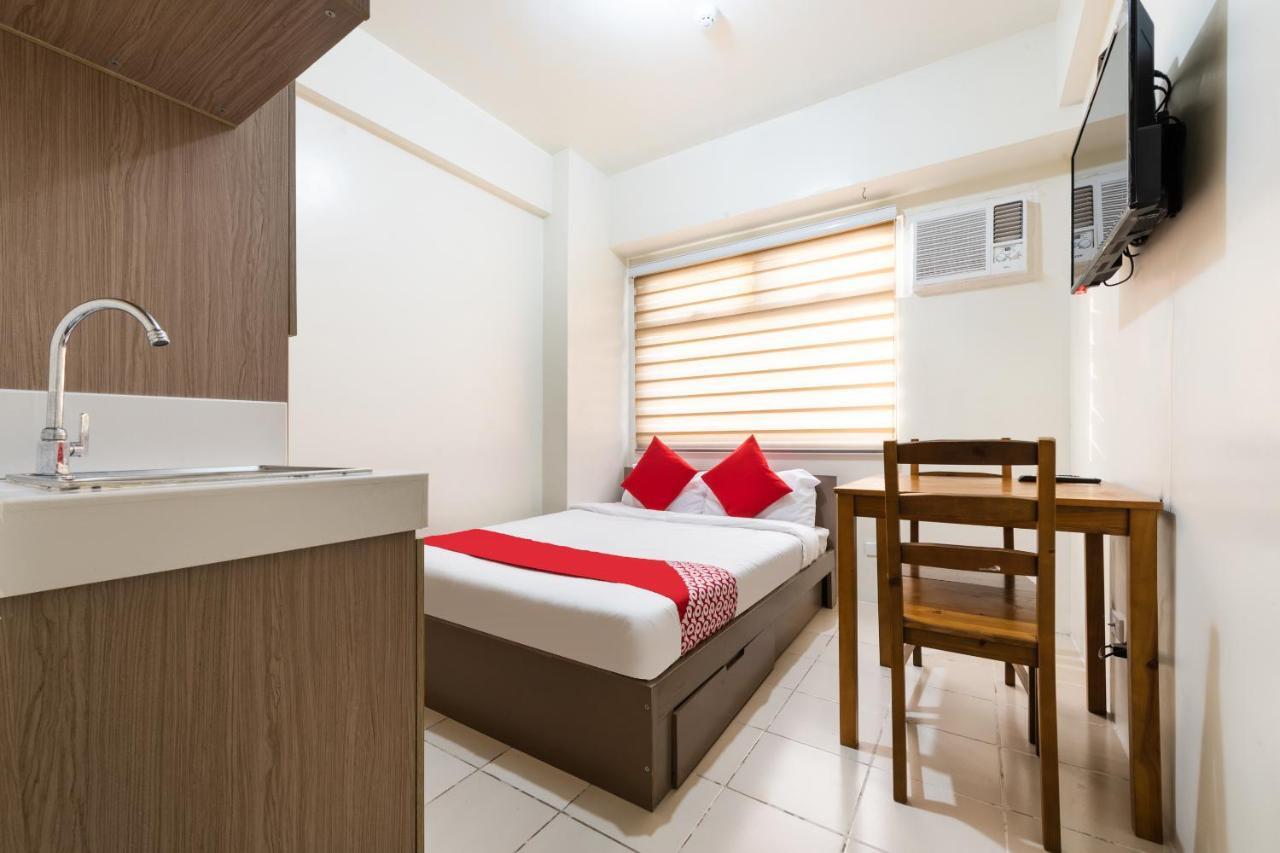 OYO 474 Urbandeca Tower 316 - Nizami Condotel Mandaluyong Esterno foto