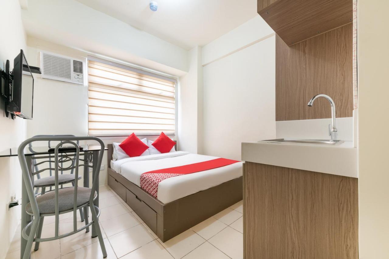 OYO 474 Urbandeca Tower 316 - Nizami Condotel Mandaluyong Esterno foto